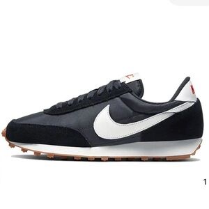 Nike Daybreak Black and White Sneakers